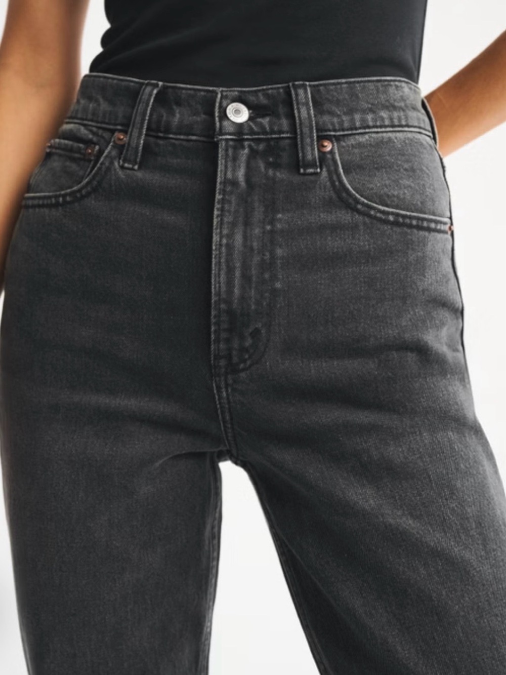 Abercrombie & Fitch Ultra High Rise 90s Straight Jean sz. 29/8